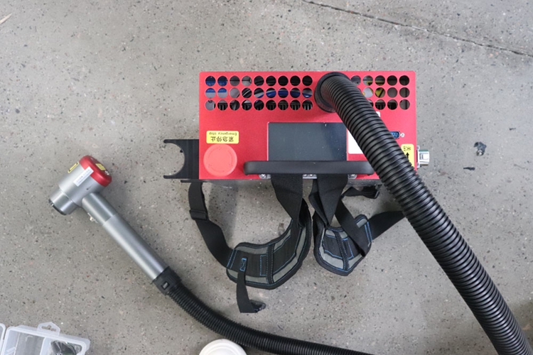 100W 200W 300W 500W 1000W Made - Fiber Laser Cleaning Machine 1000W avaliação e preço