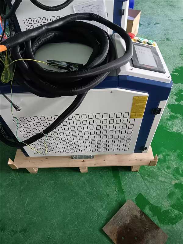 Máquina de Solda a Laser Portá - Laser Welding Machine 3 In 1 2000W avaliação e preço